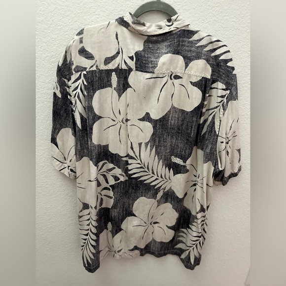 Tommy Bahama XXXL 100% Silk Hawaiian Shirt | Black Beige Floral Camp Button-Down - Picture 5 of 8